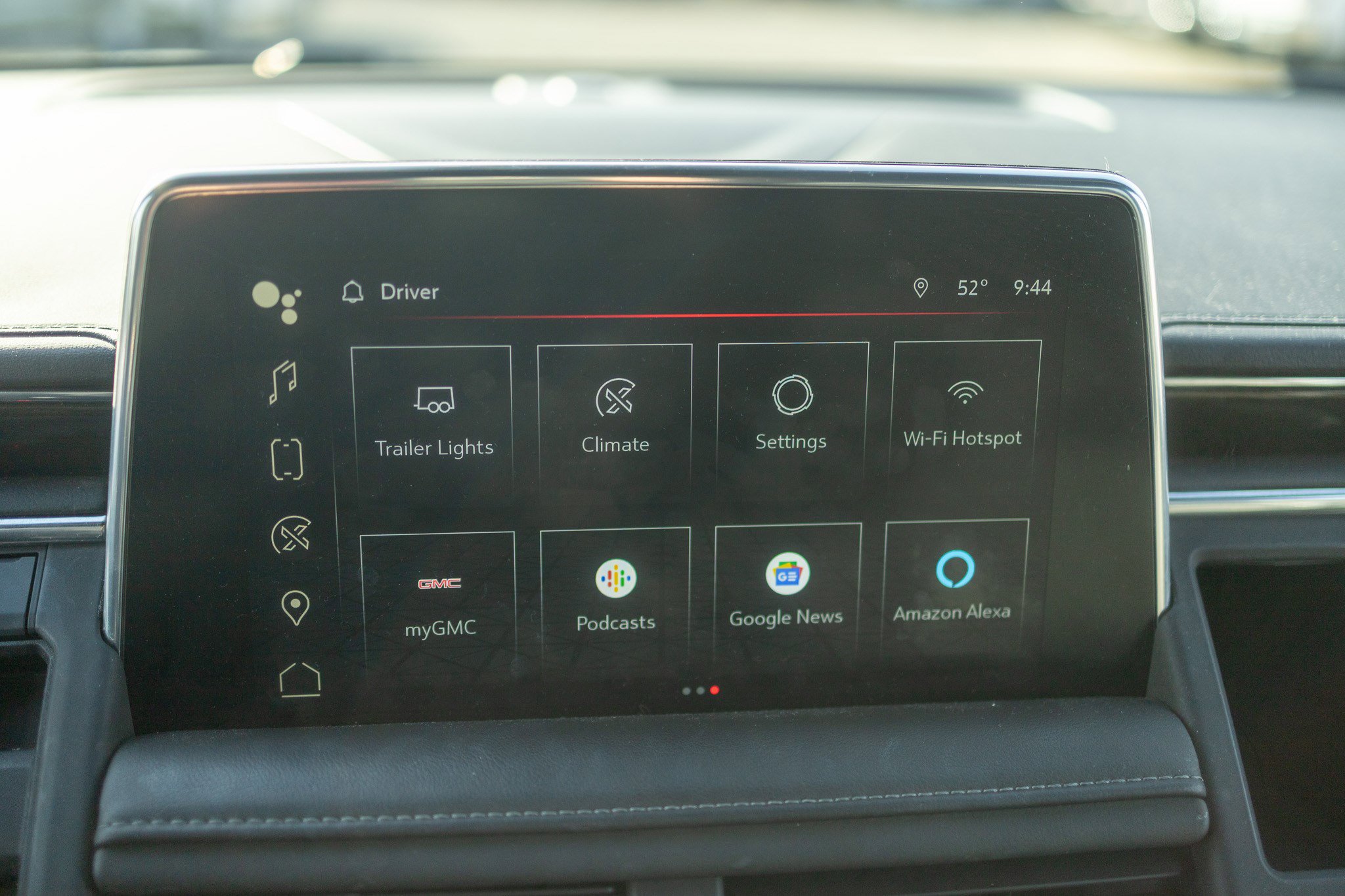 Used 2023 GMC Yukon XL SLE image 8