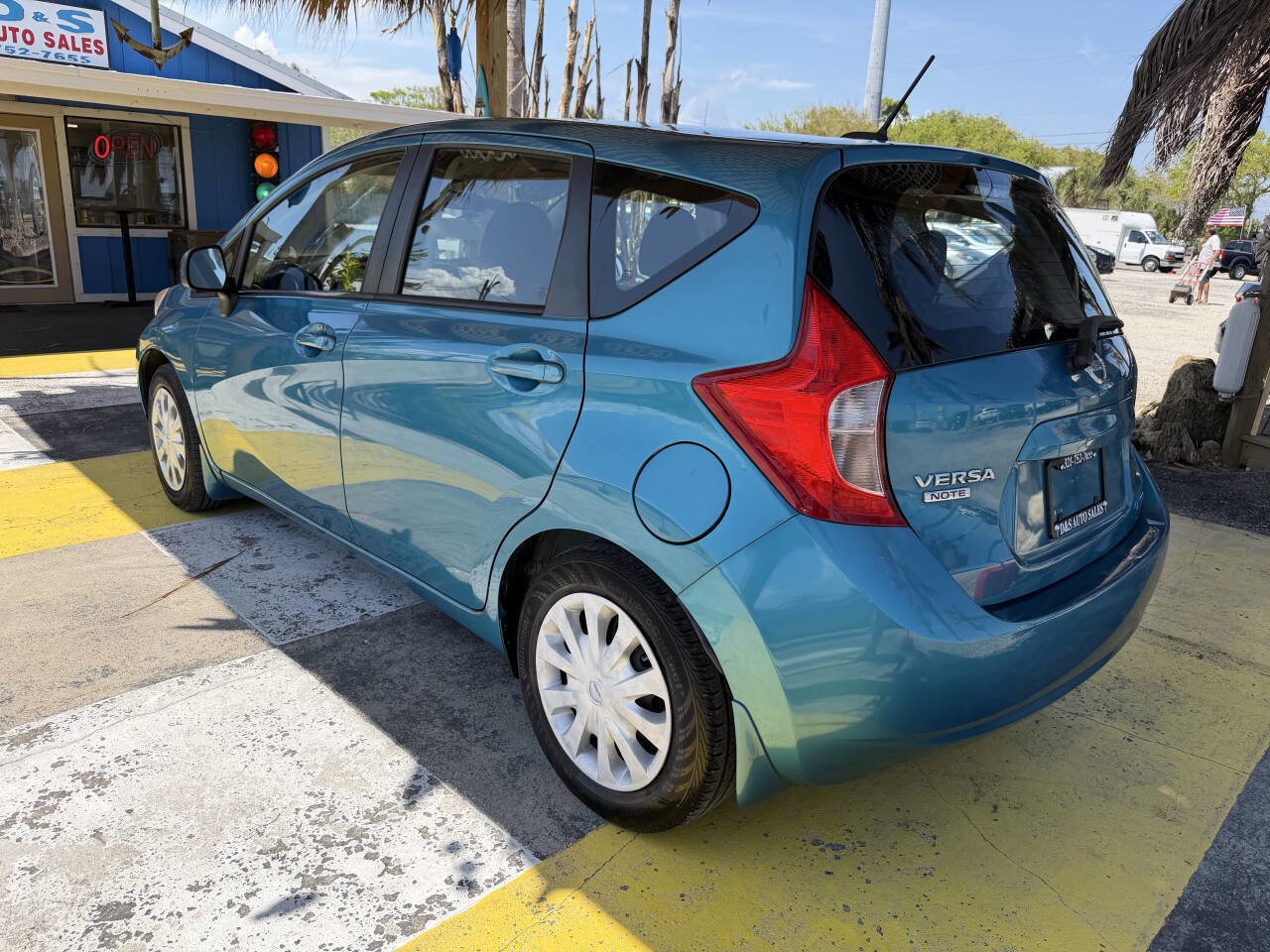 Used 2014 Nissan Versa Note SV w/ Convenience Package FWD image 5
