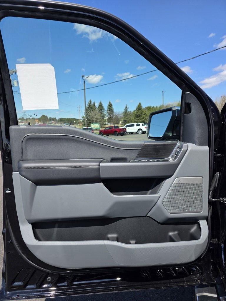 New 2025 Ford F150 Lariat w/ Equipment Group 501A Mid image 8