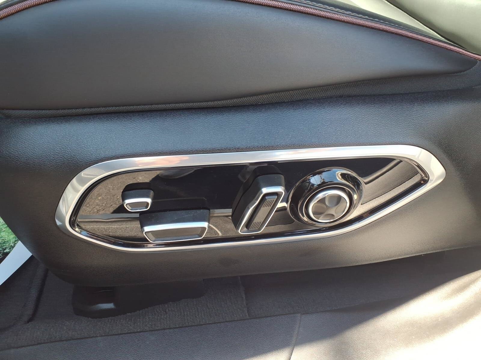 Used 2024 Jeep Wagoneer Launch Edition AWD/4WD image 12