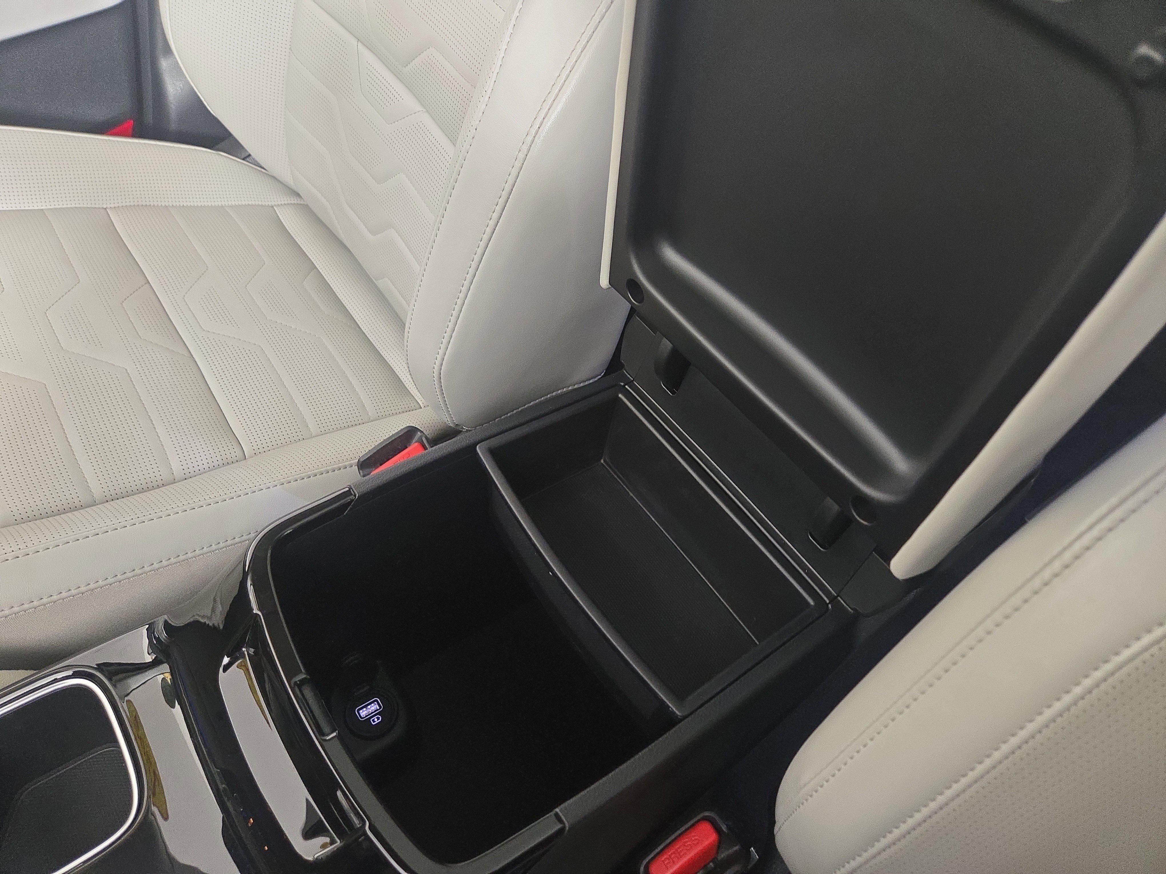 Used 2022 Kia Telluride SX w/ SX Prestige Package image 32