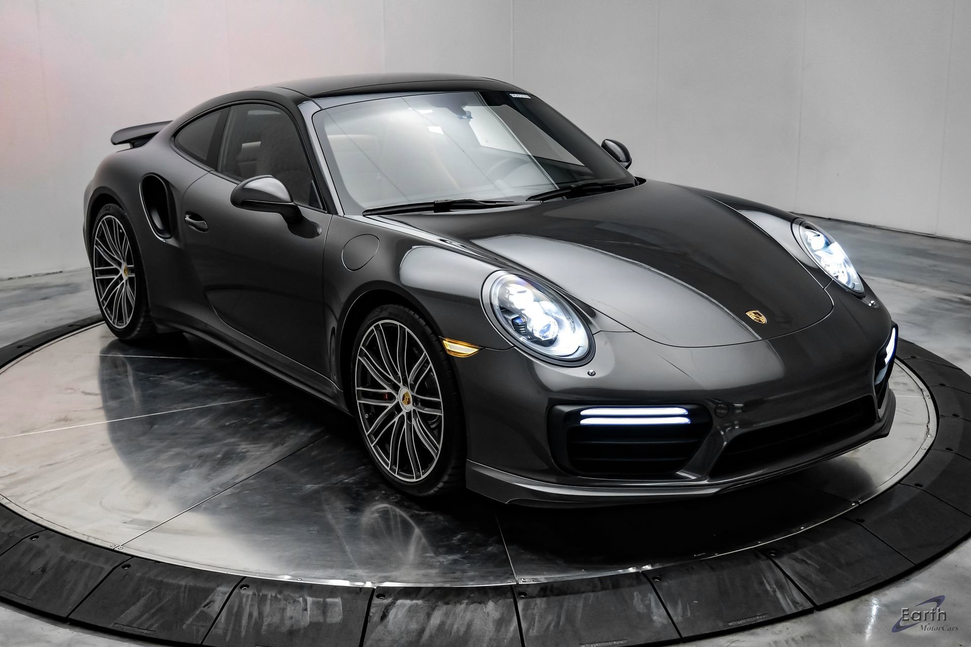 Used 2017 Porsche 911 Turbo image 23