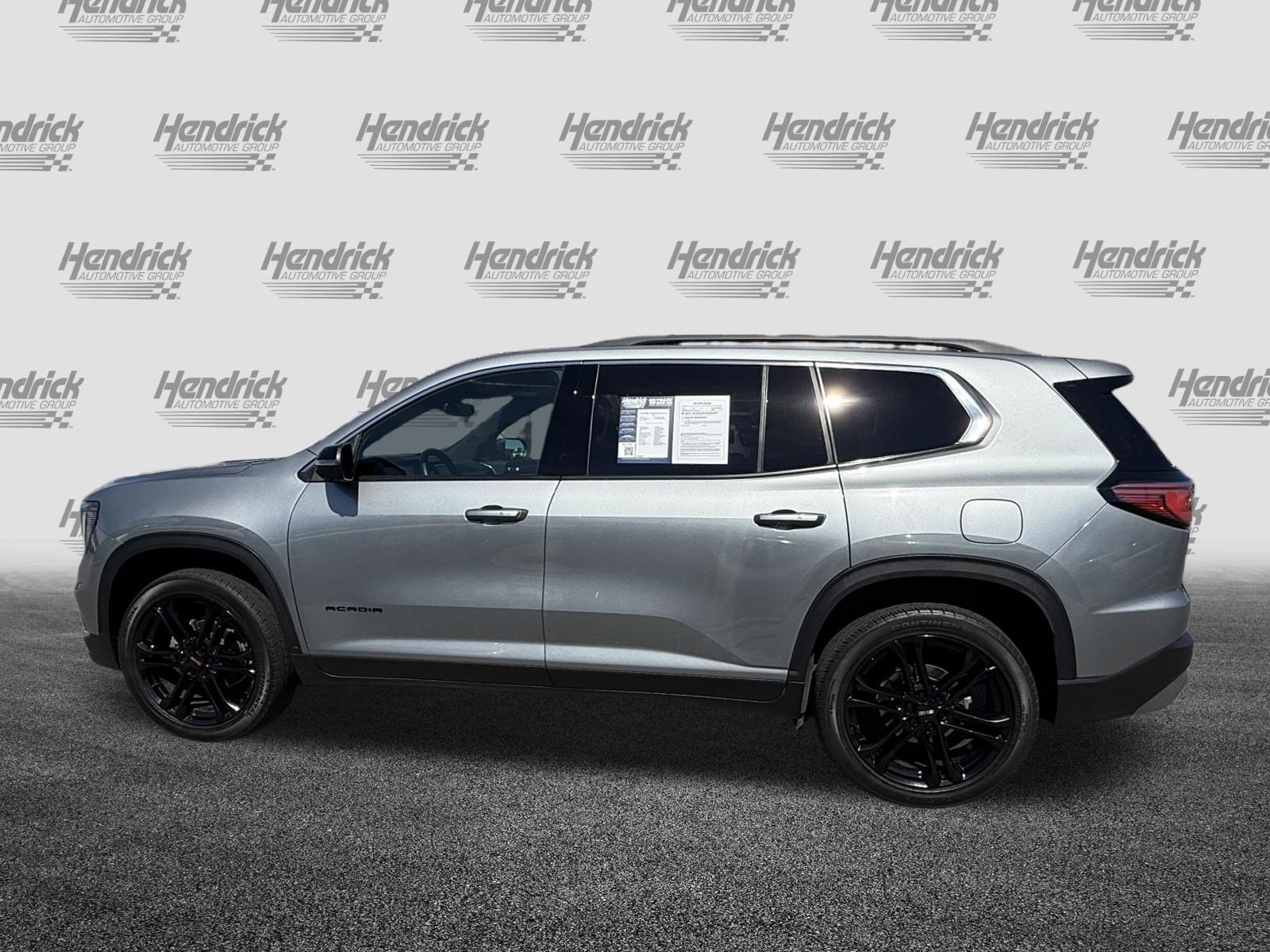 Used 2025 GMC Acadia Elevation w/ Elevation Premium Package FWD image 6