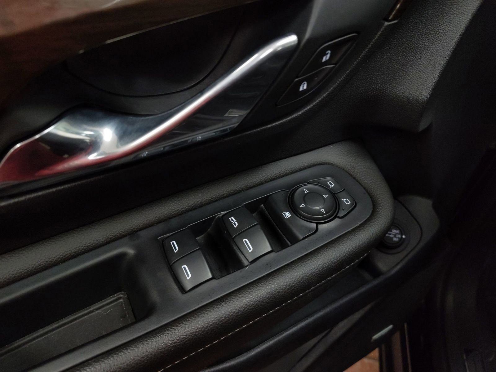 Used 2020 GMC Terrain Denali w/ Denali Premium Package image 11