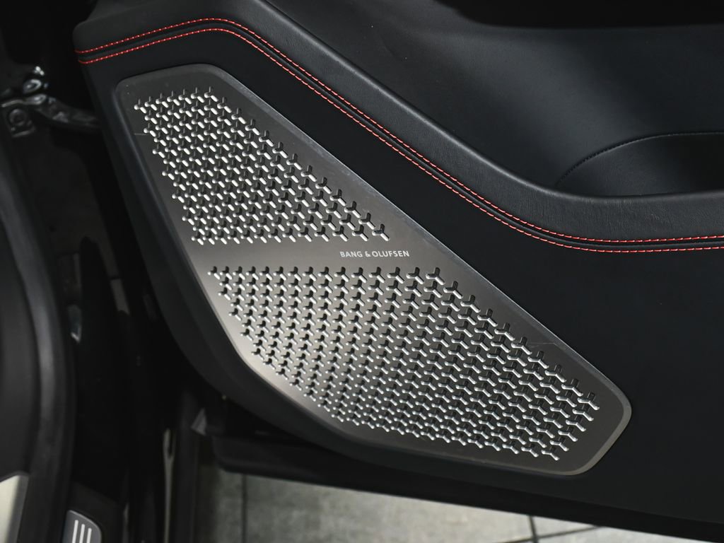 Used 2022 Lamborghini Urus AWD/4WD image 16