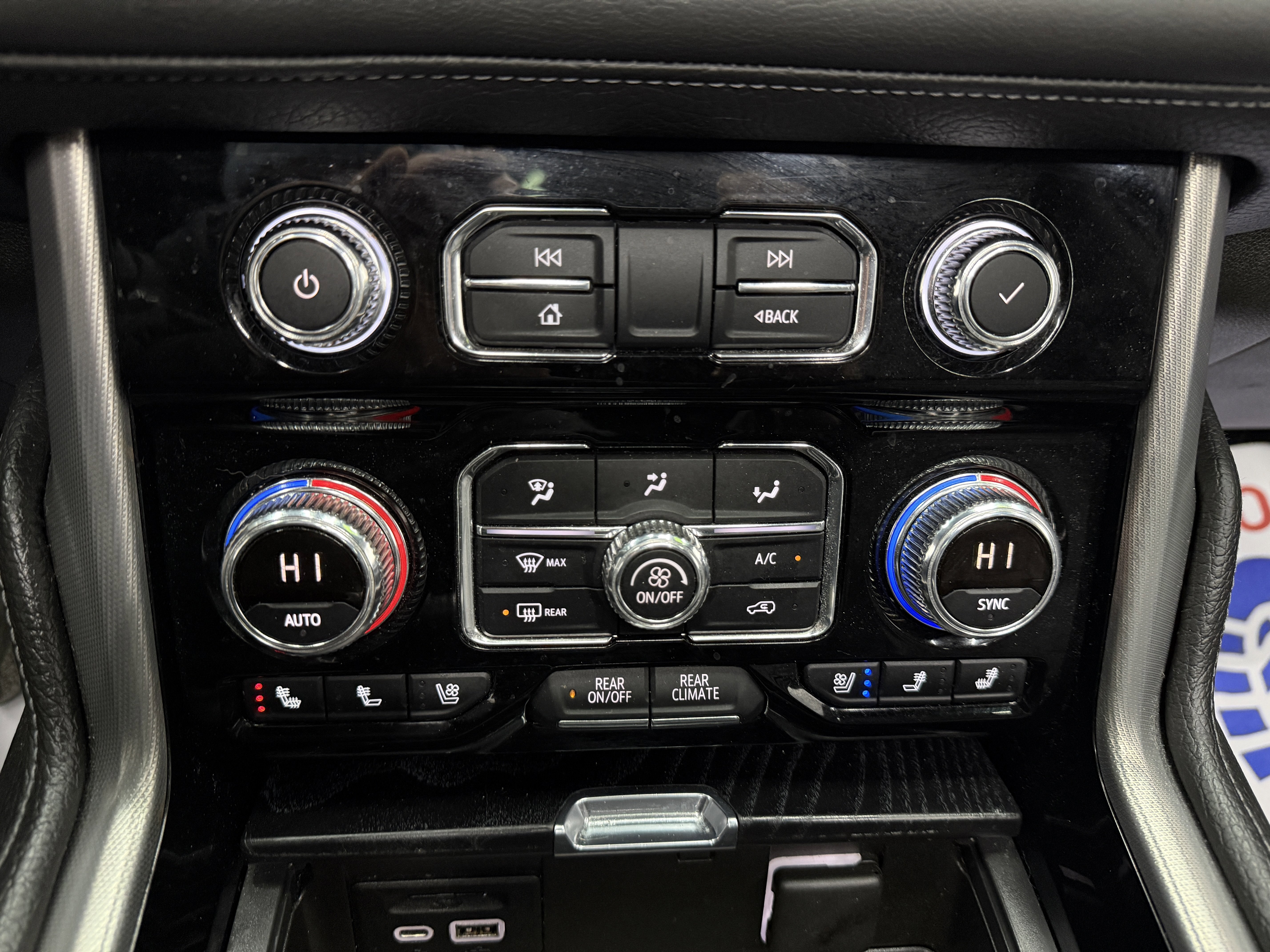 Used 2021 GMC Yukon Denali w/ Denali Ultimate Package image 20