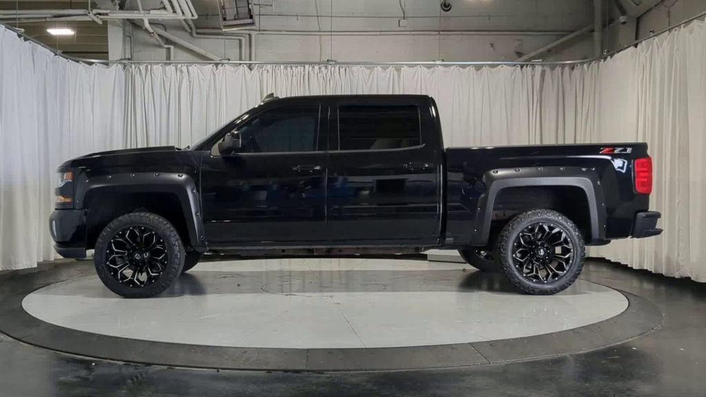 Used 2018 Chevrolet Silverado 1500 LT w/ True North Edition AWD/4WD image 6