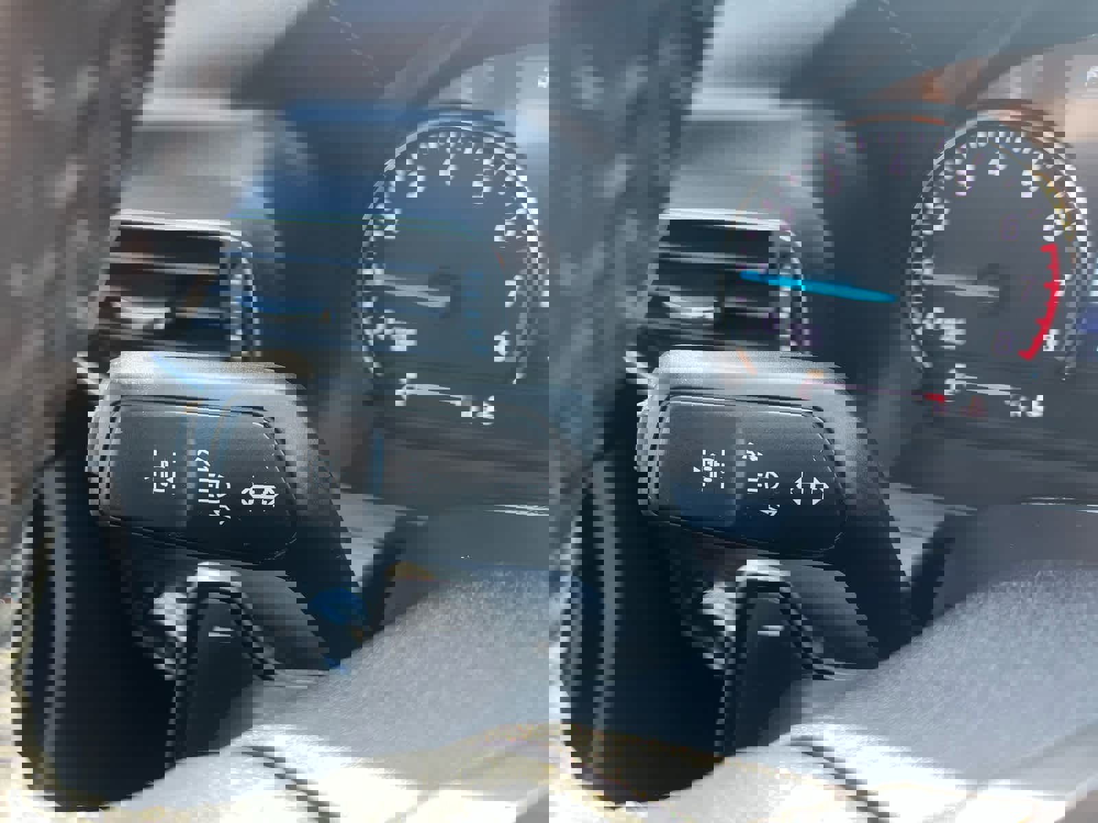 Used 2020 Ford Explorer Limited image 39