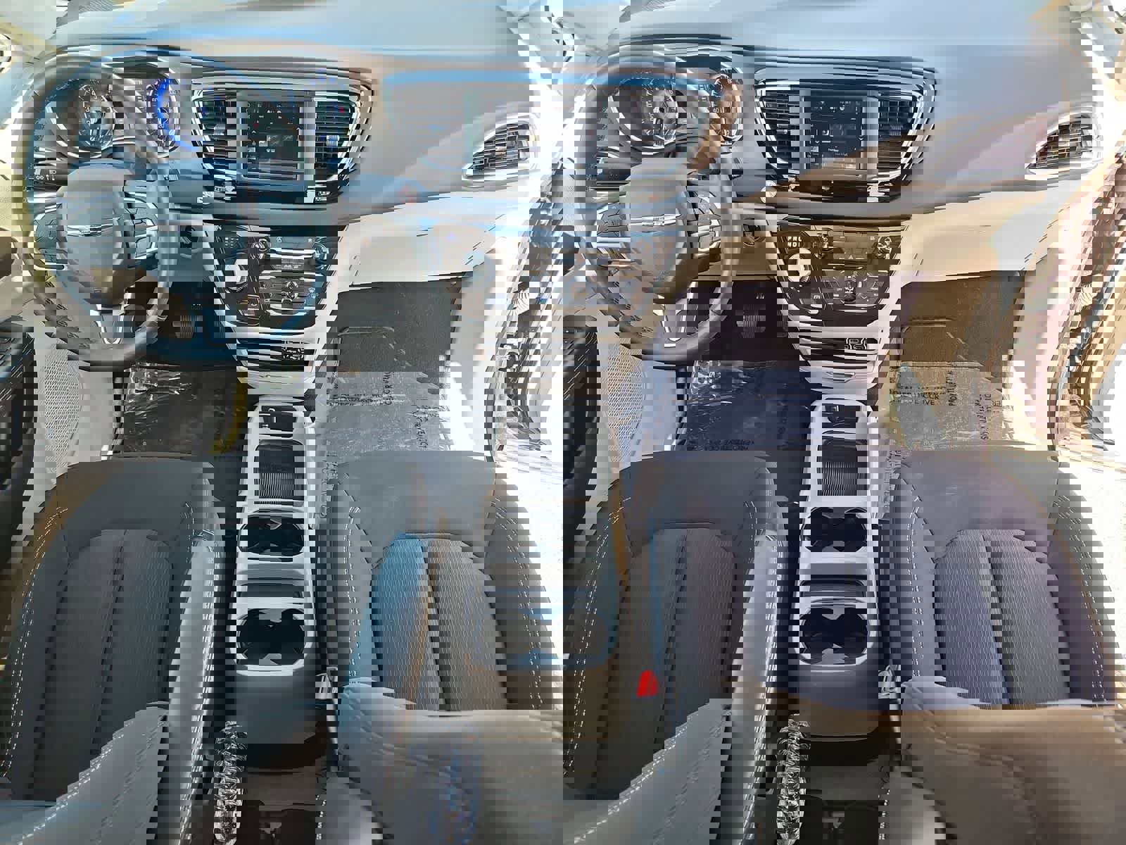 Certified 2023 Chrysler Voyager LX image 16