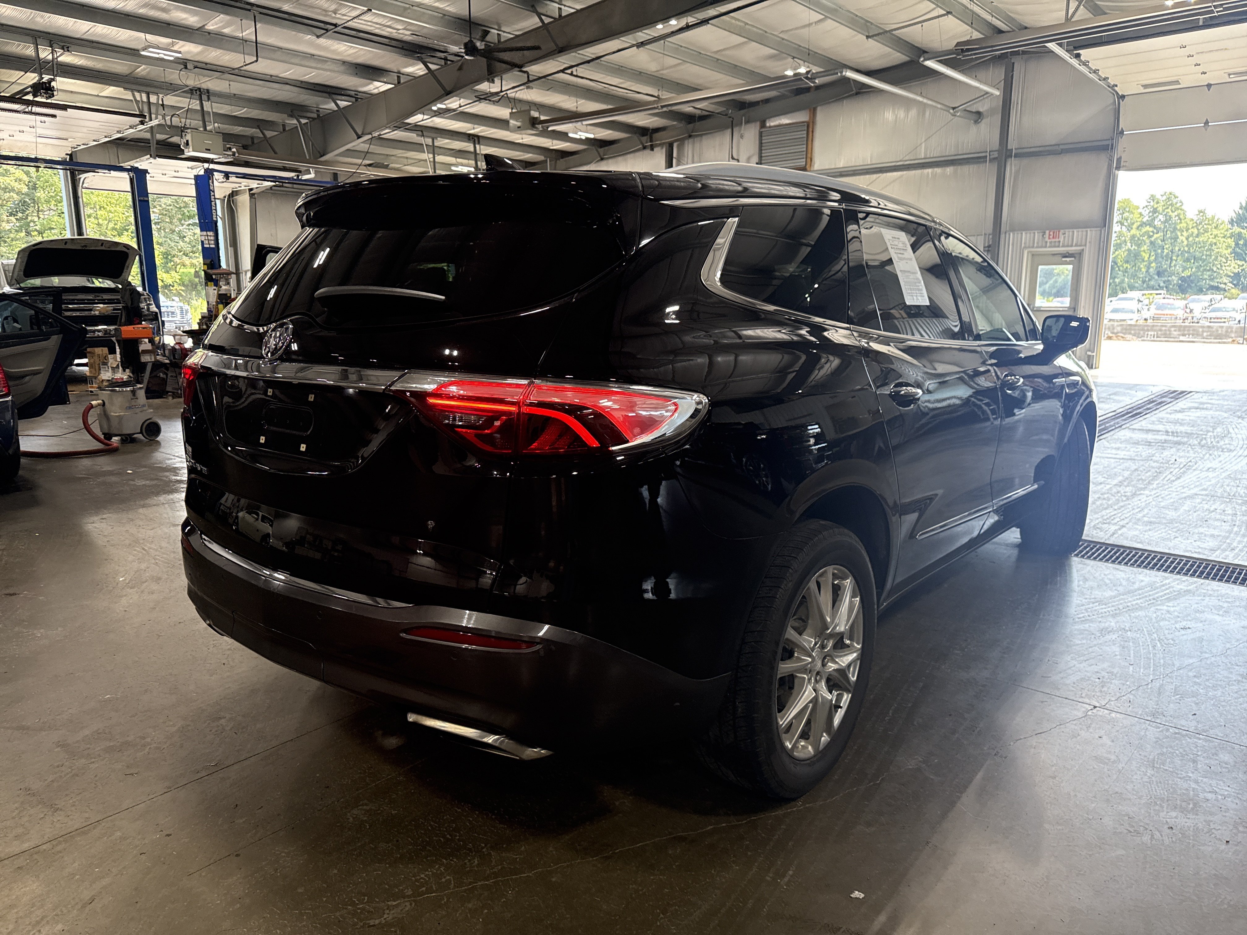 Used 2022 Buick Enclave Premium w/ Experience Buick Package AWD/4WD image 2