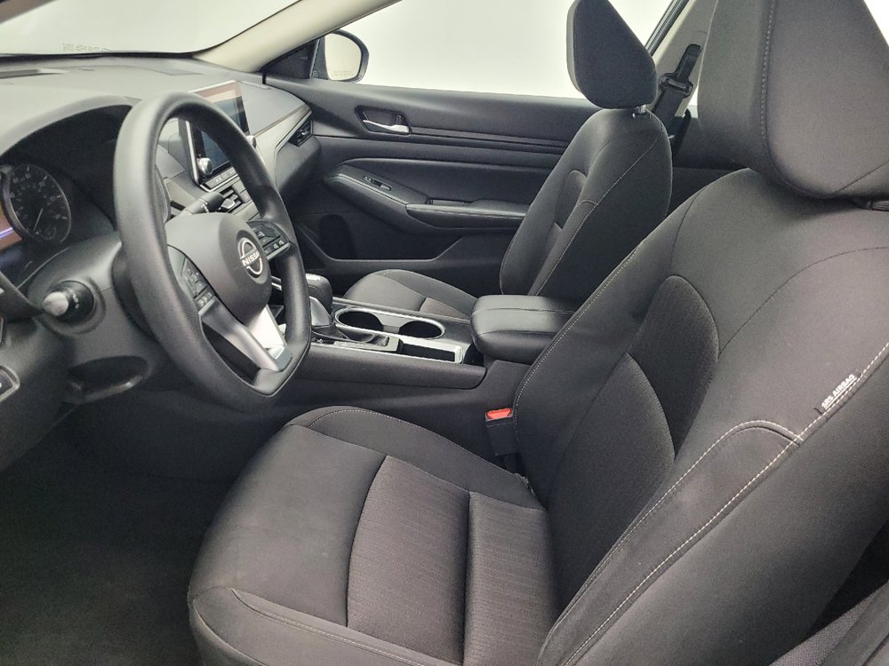 Used 2024 Nissan Altima 2.5 SV image 17