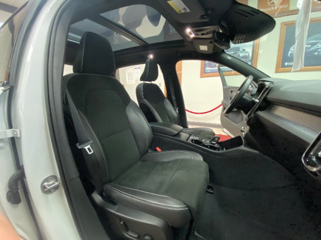 Used 2022 Volvo XC40 T5 R-Design AWD/4WD image 15