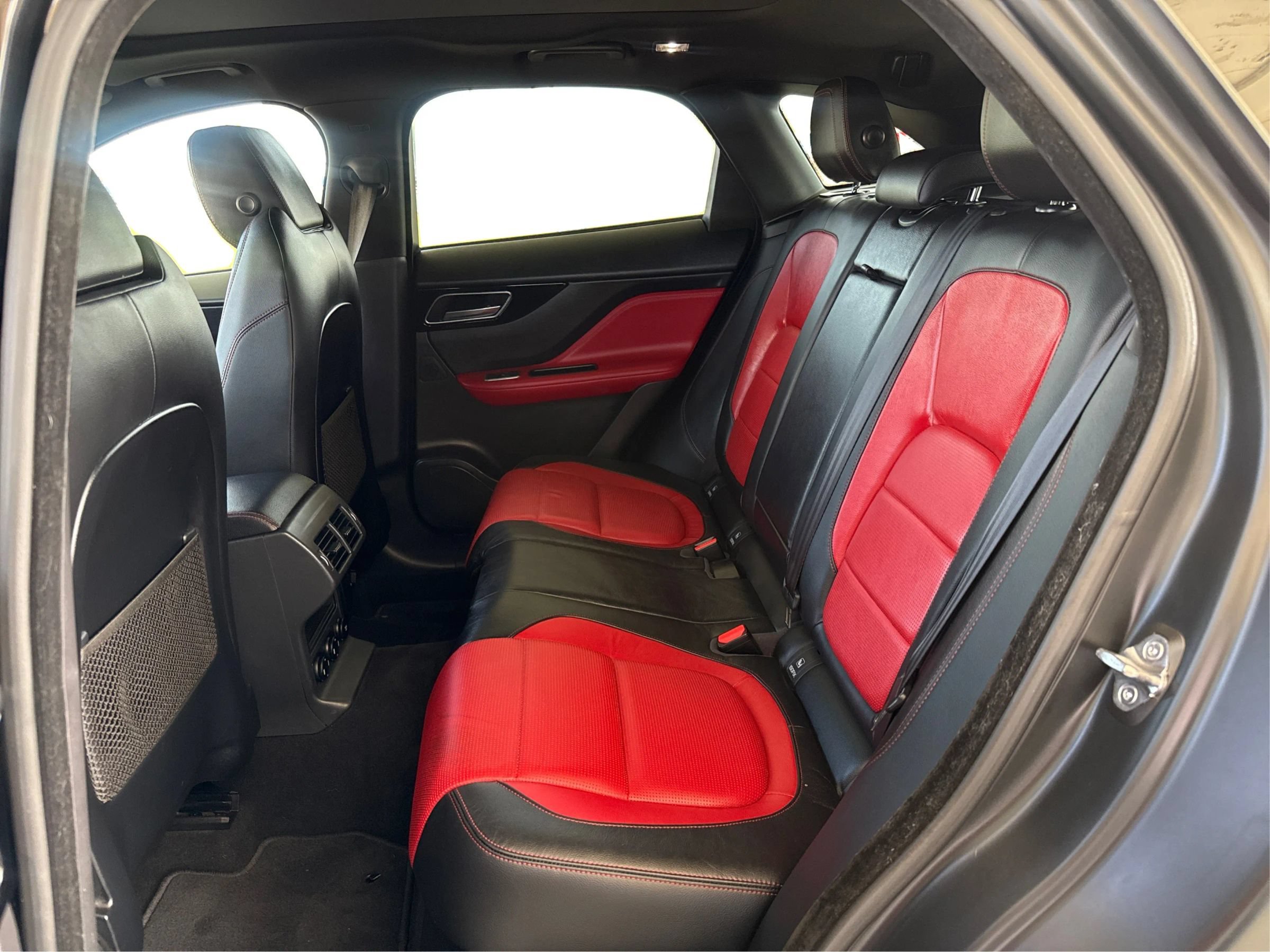 Used 2018 Jaguar F-PACE R-Sport AWD/4WD image 10