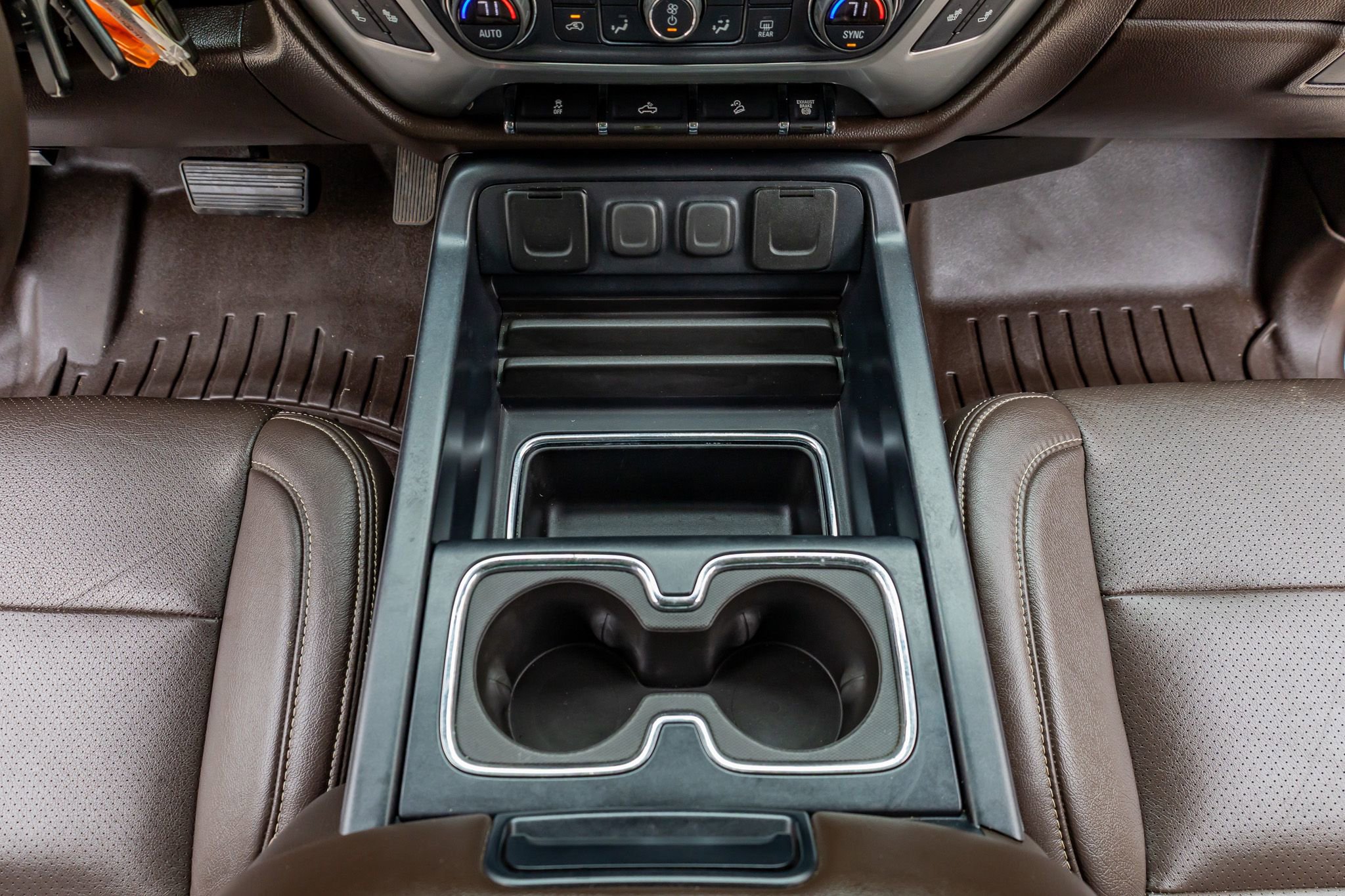 Used 2016 Chevrolet Silverado 2500 LT w/ LT Convenience Package AWD/4WD image 26