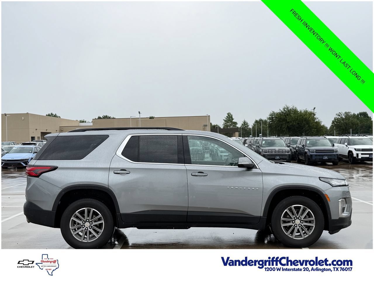 Used 2023 Chevrolet Traverse LT AWD/4WD image 3