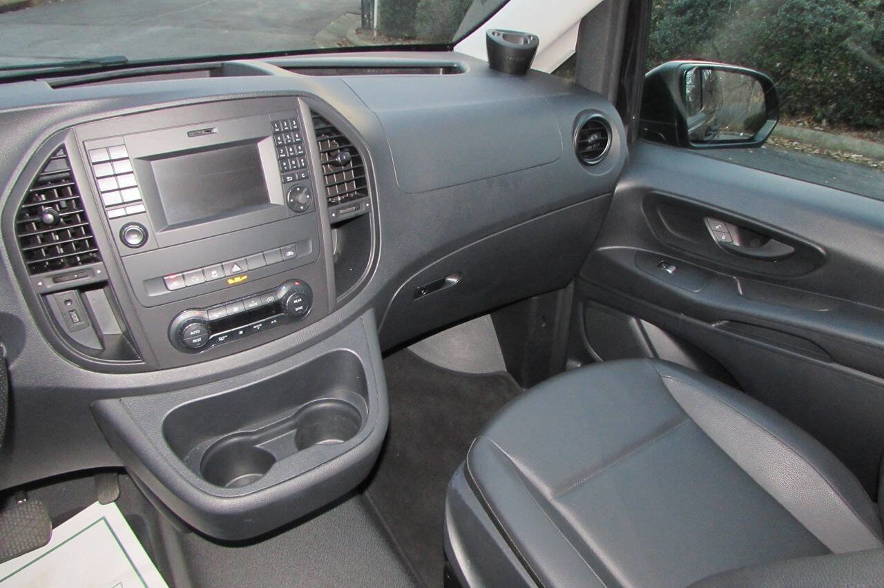 Used 2018 Mercedes-Benz Metris Passenger image 19