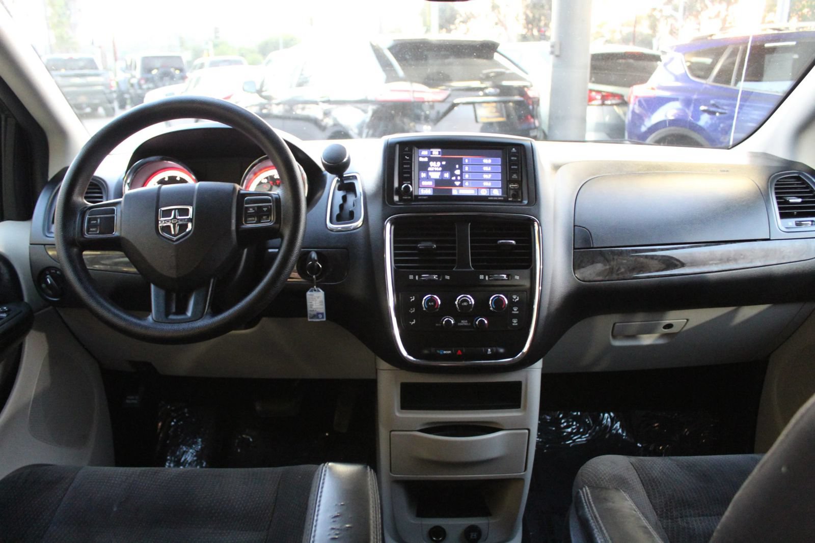 Used 2019 Dodge Grand Caravan SE FWD image 15