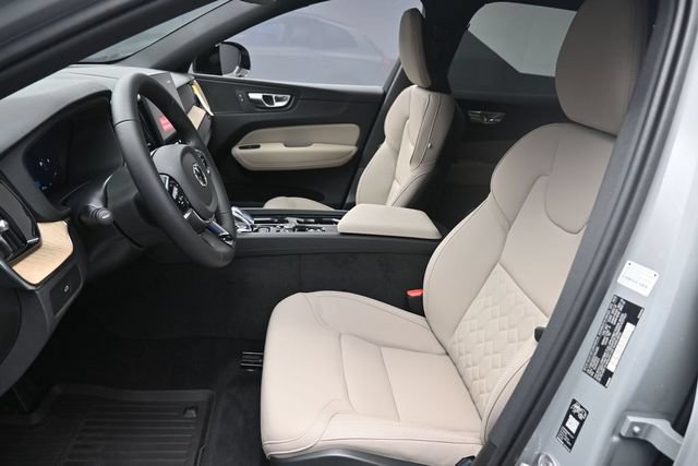 New 2026 Volvo XC60 B5 Plus w/ Protection Package Premier AWD/4WD image 18