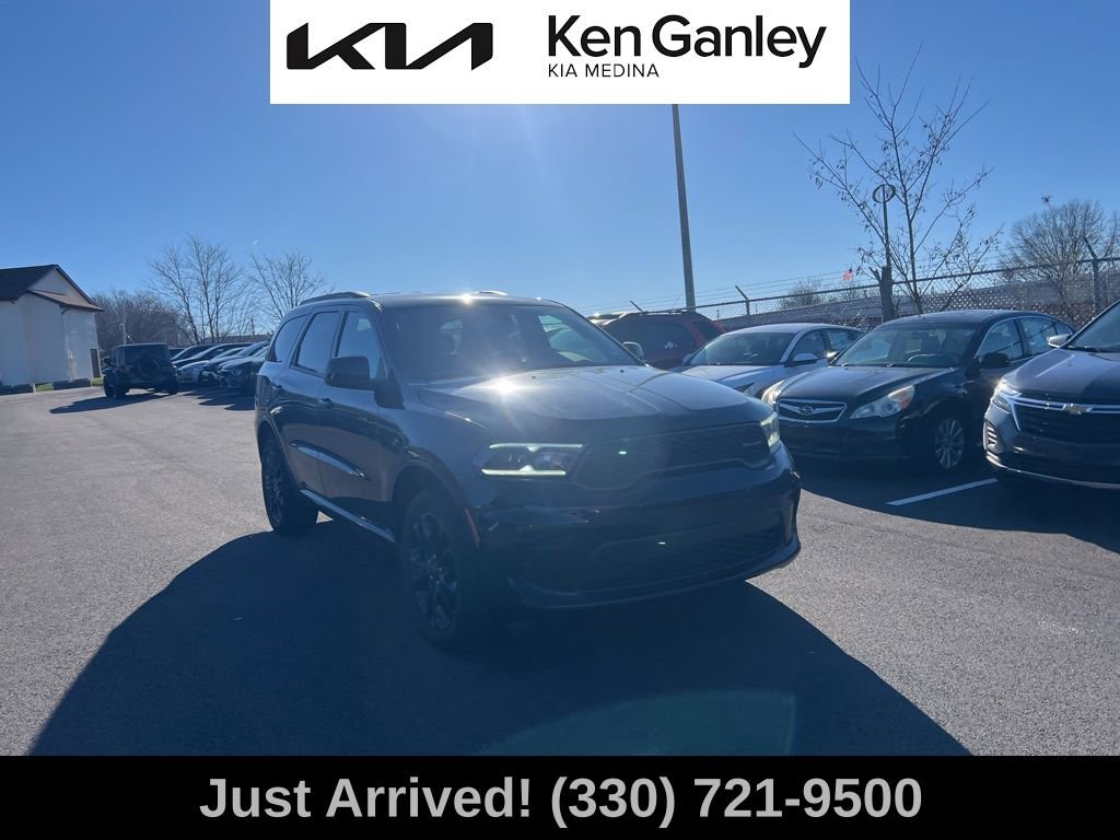Used 2023 Dodge Durango GT w/ Blacktop Package image 3