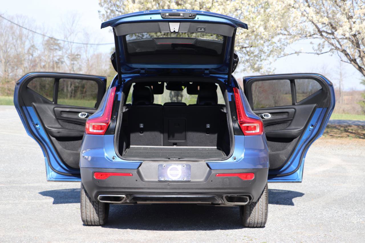 Used 2019 Volvo XC40 T5 R-Design image 5