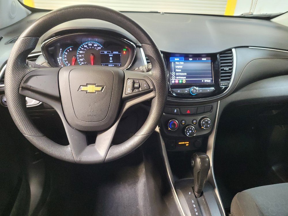 Used 2021 Chevrolet Trax LS FWD image 22