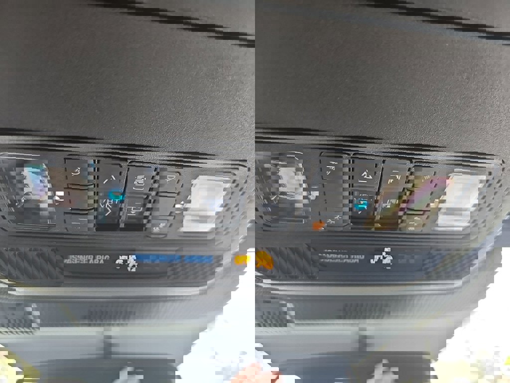 Used 2025 Ford Explorer Platinum w/ LUX Leather Package image 24