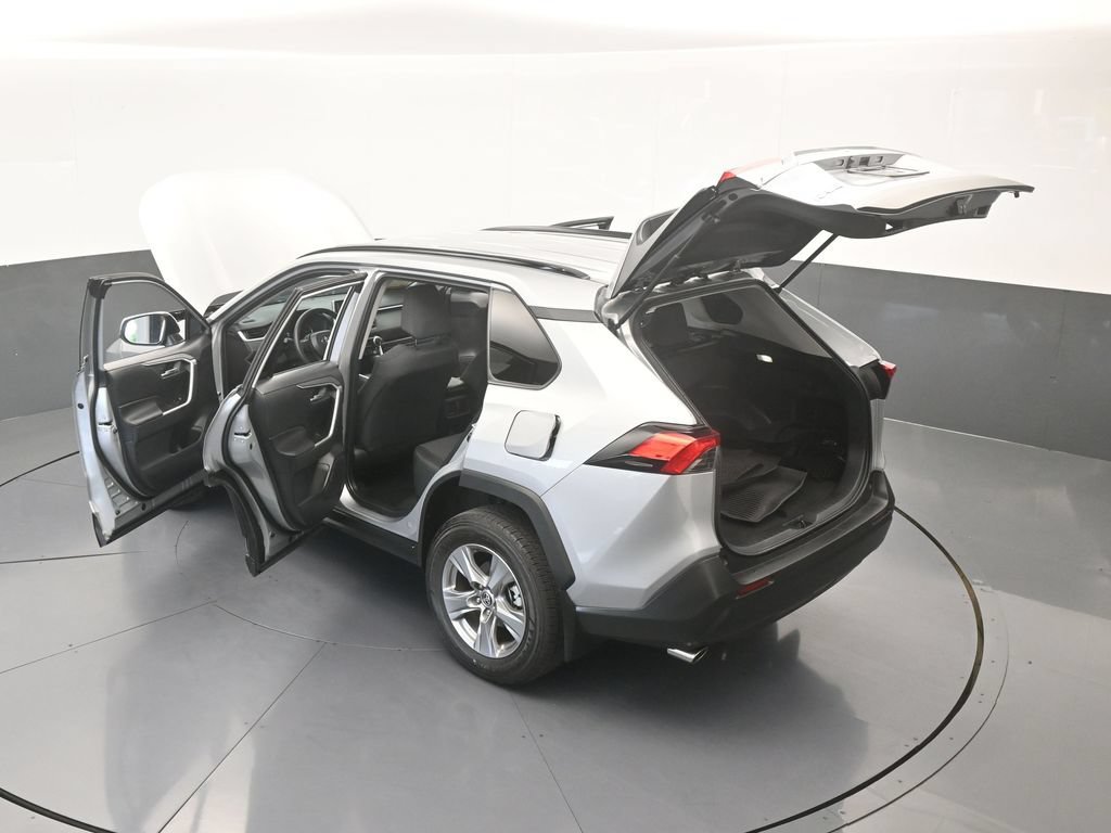 Used 2025 Toyota RAV4 XLE AWD/4WD image 62