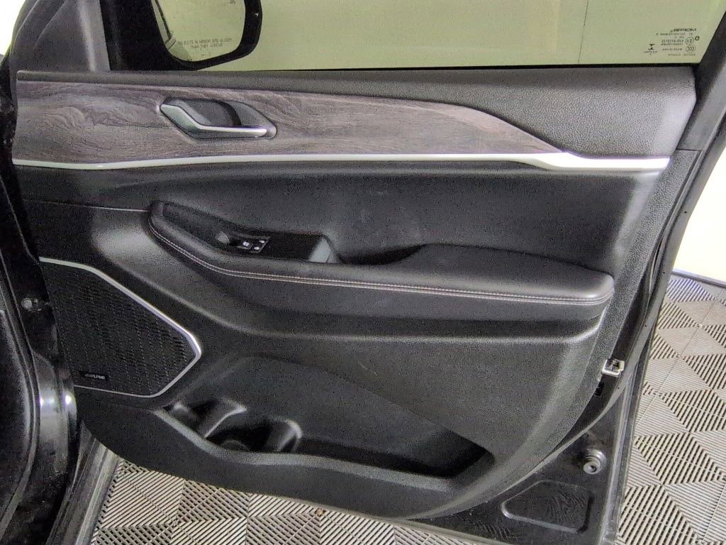 Certified 2021 Jeep Grand Cherokee L Limited AWD/4WD image 38