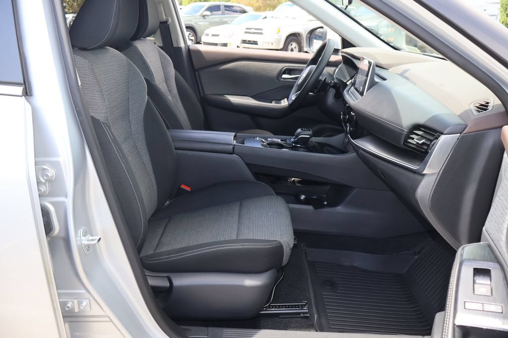 Used 2022 Nissan Rogue SV FWD image 20