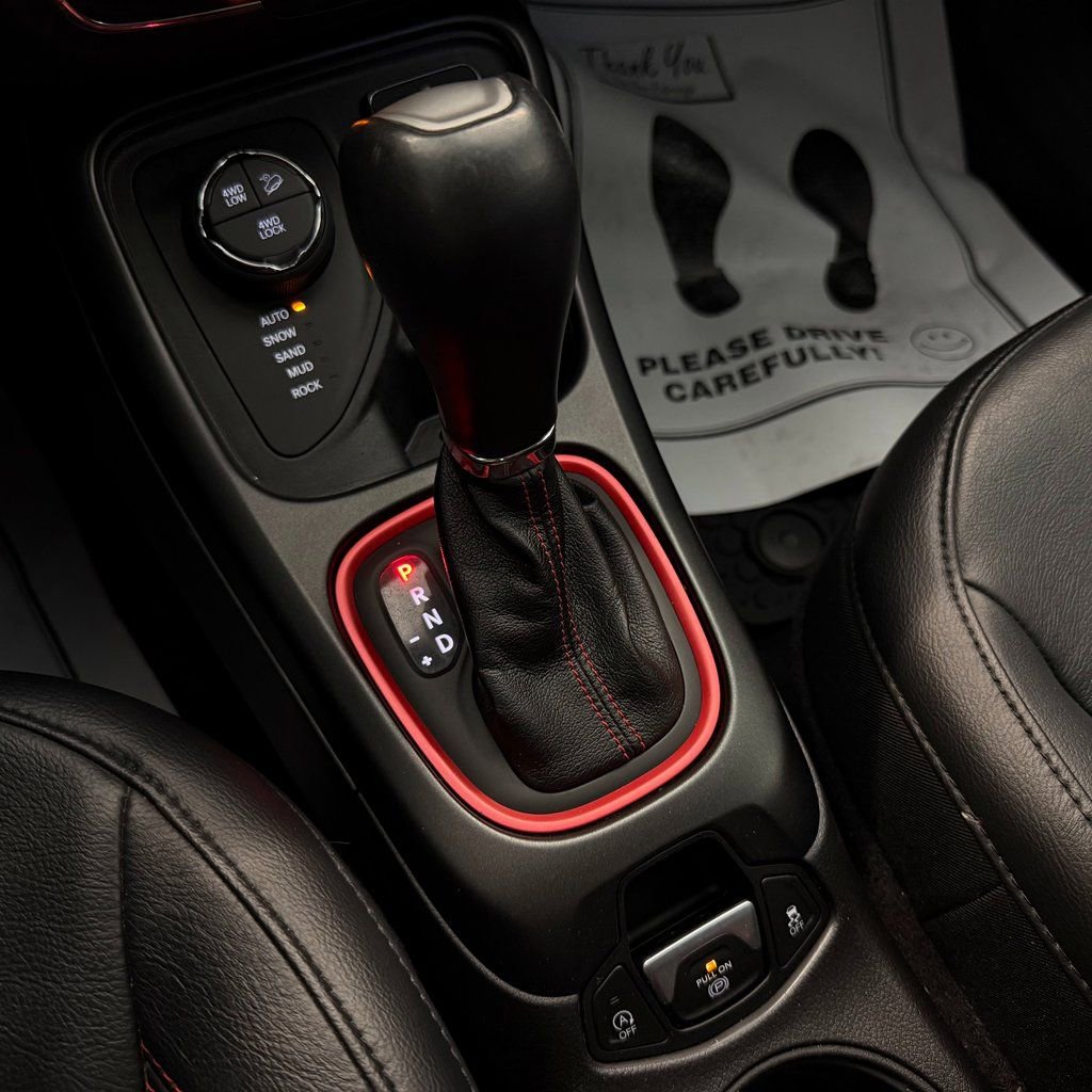 Used 2017 Jeep Compass Trailhawk w/ Navigation Group image 16