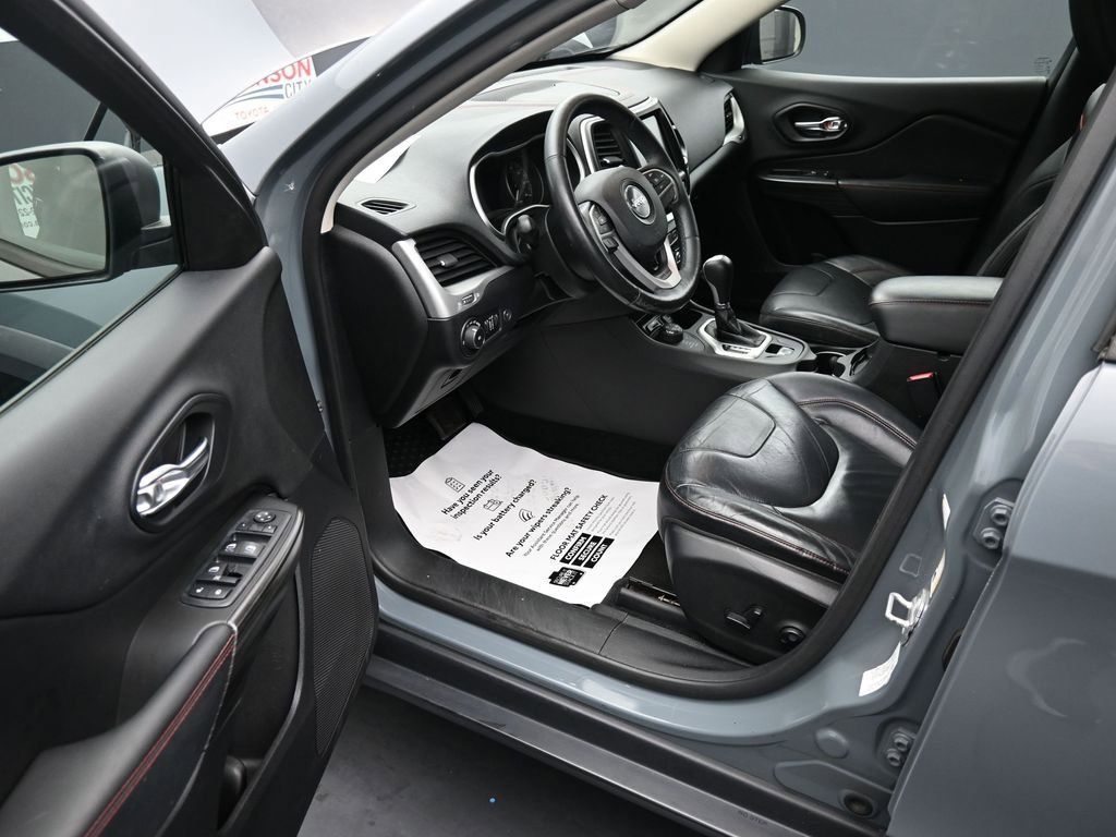 Used 2014 Jeep Cherokee Trailhawk w/ Comfort/Convenience Group AWD/4WD image 15