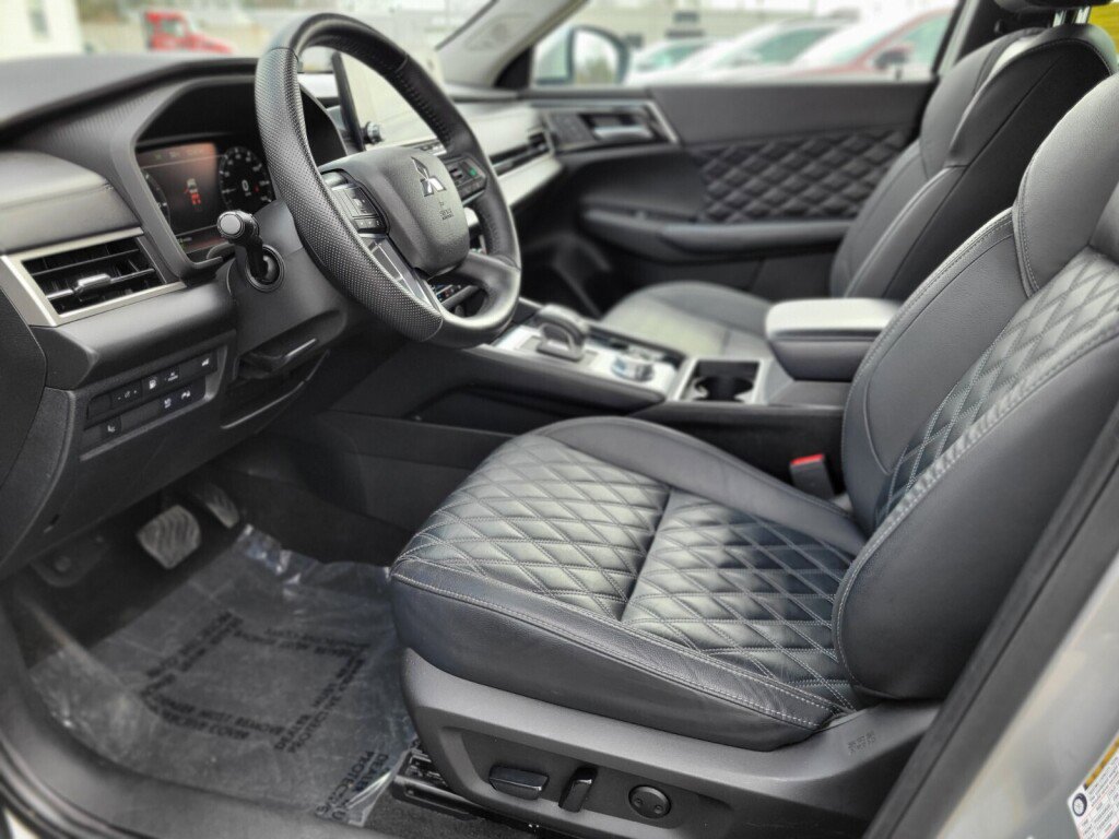 Used 2023 Mitsubishi Outlander SEL image 19