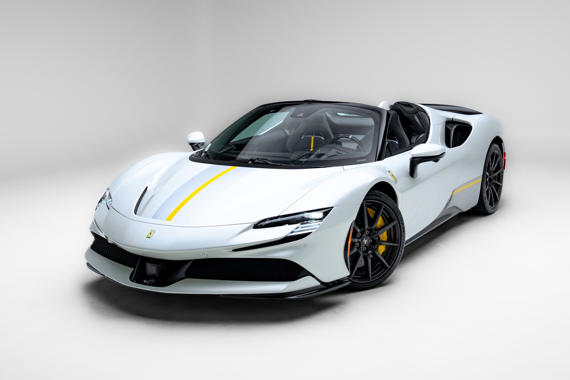 Used 2024 Ferrari SF90 Spider AWD/4WD image 20