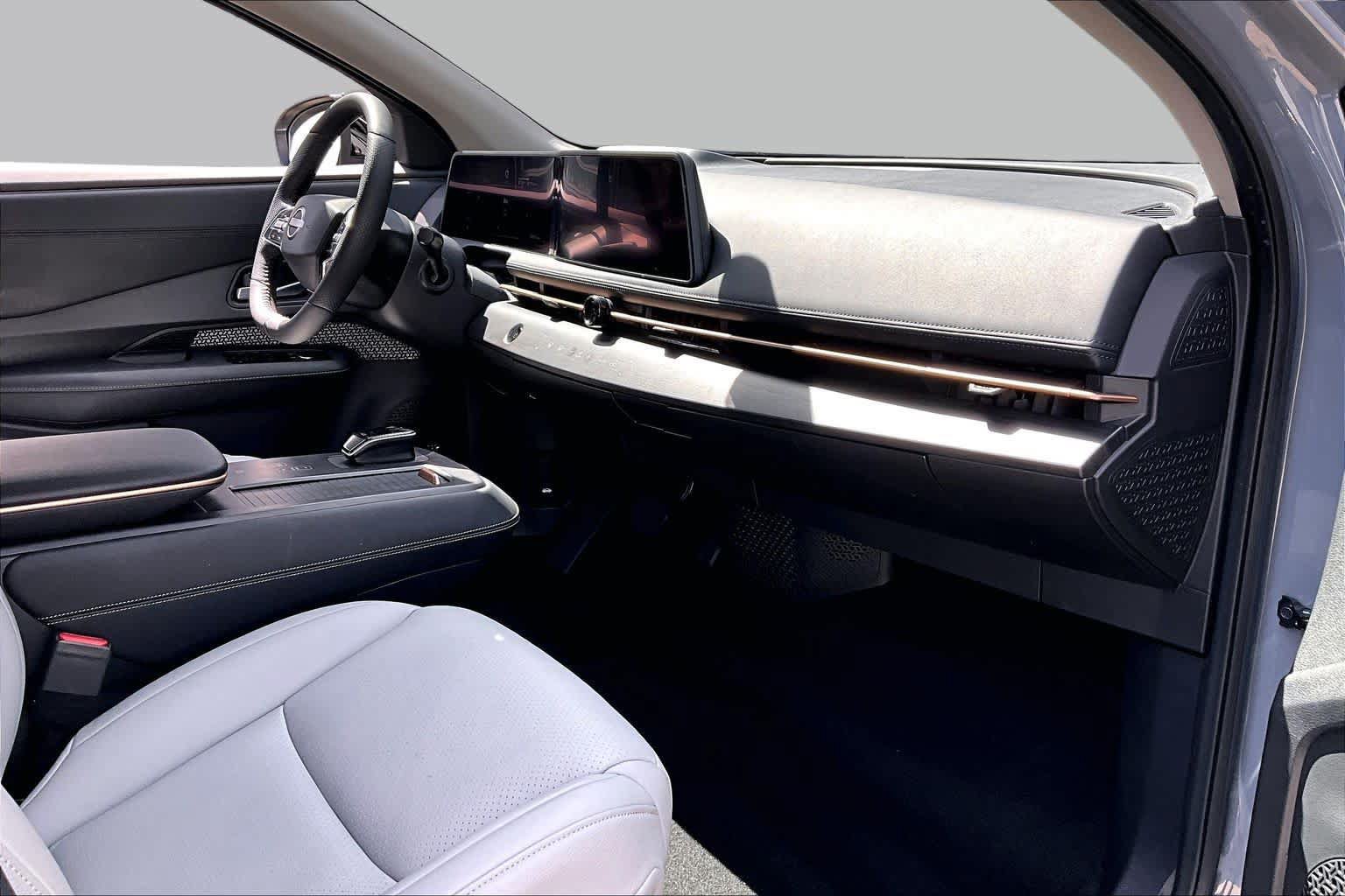 Used 2025 Nissan Ariya FWD image 18