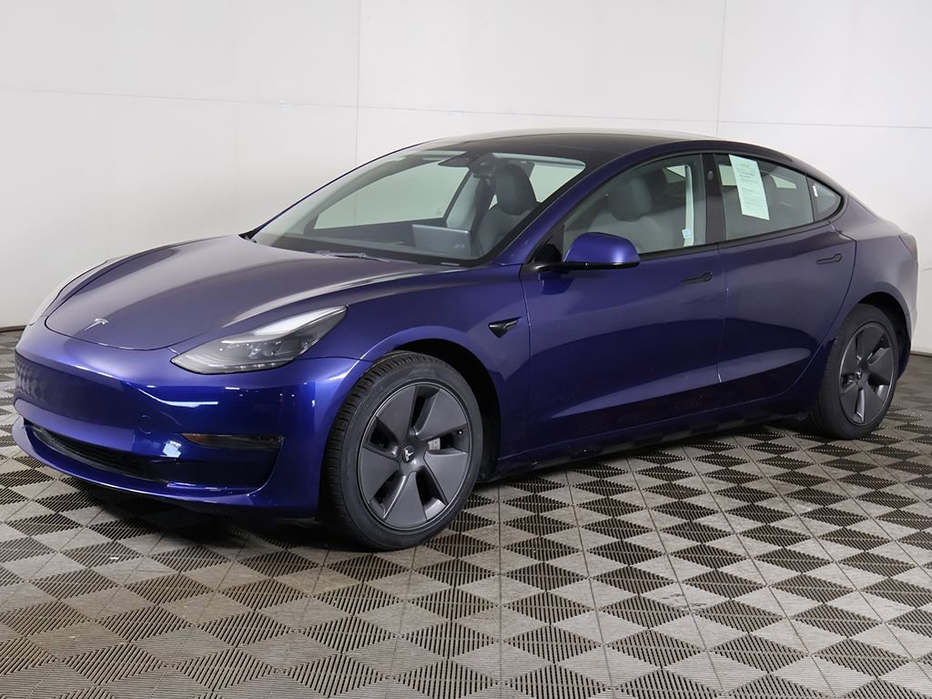 Used 2023 Tesla Model 3 Standard Range RWD image 9