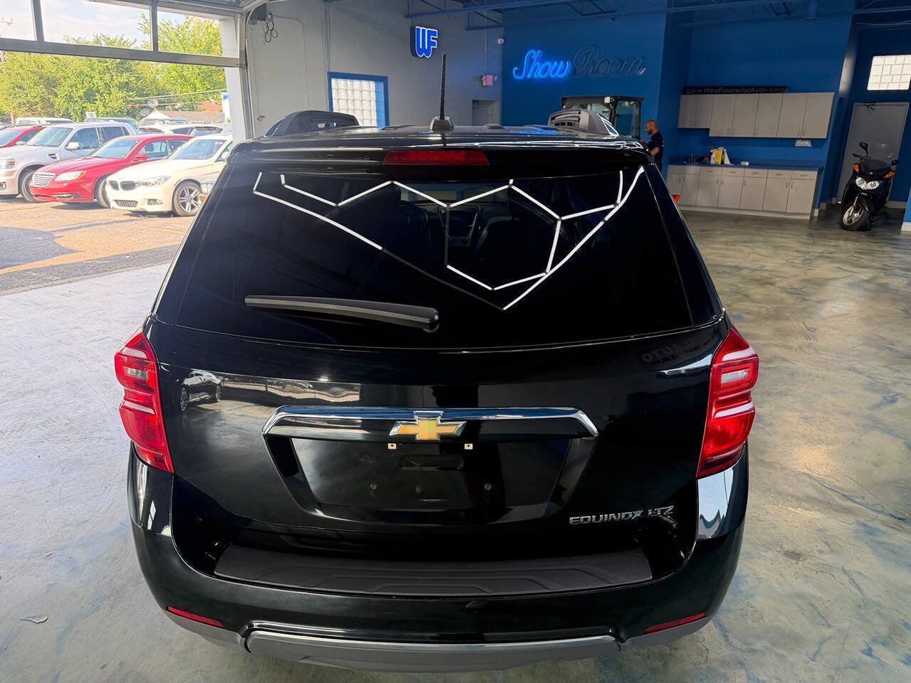 Used 2016 Chevrolet Equinox LTZ w/ Enhanced Convenience Package FWD image 11