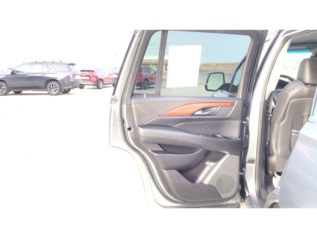 Used 2020 Cadillac Escalade Premium Luxury image 13