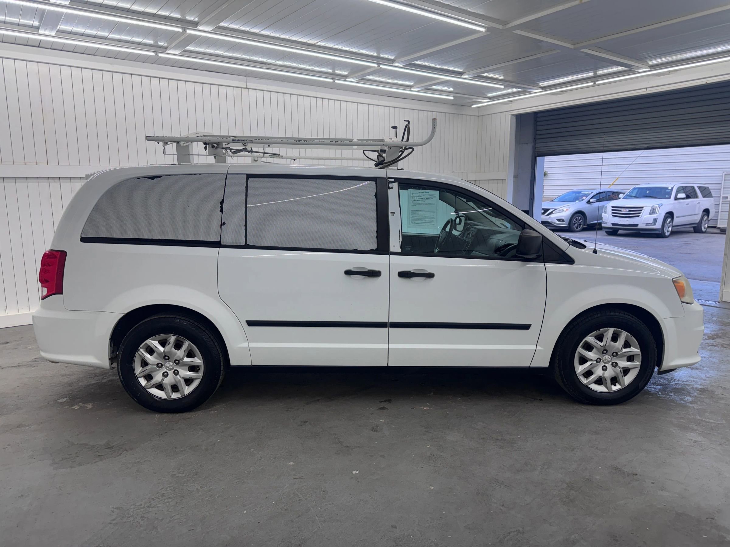 Used 2014 RAM C/V Tradesman w/ UConnect Hands-Free Group image 4