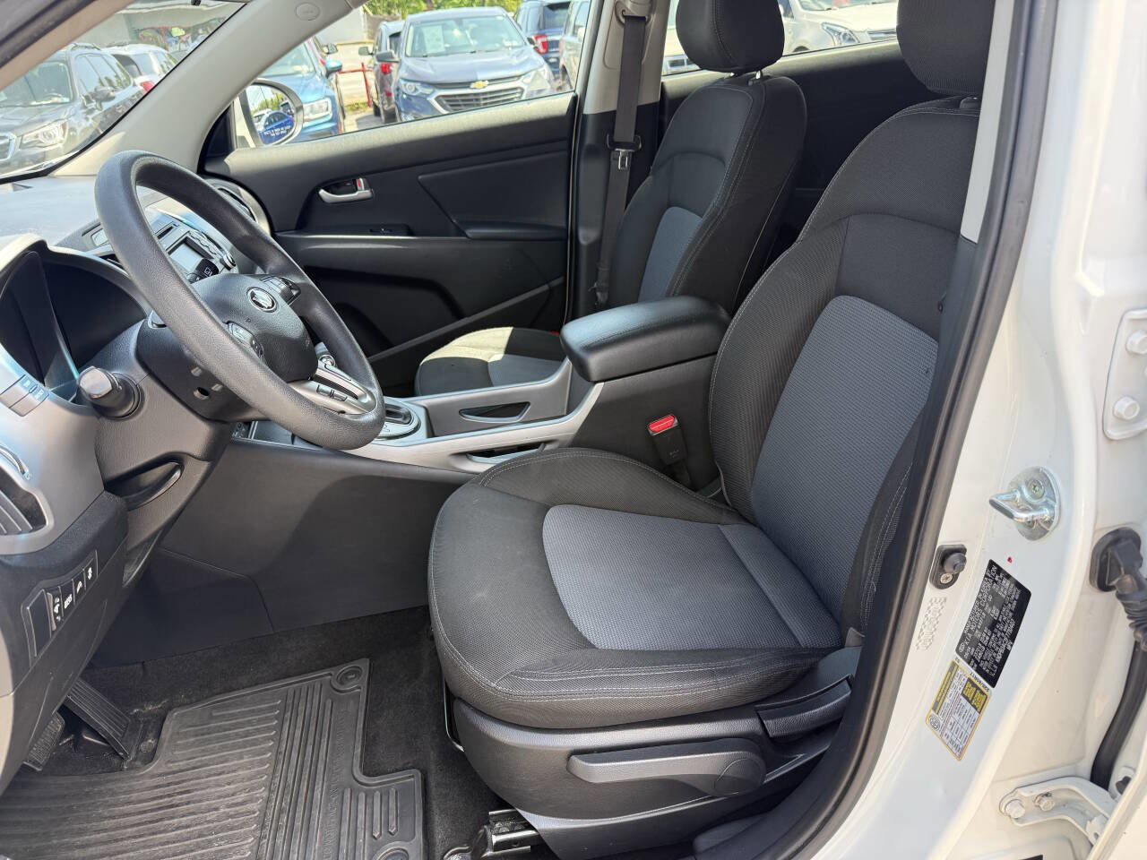 Used 2015 Kia Sportage LX FWD image 7