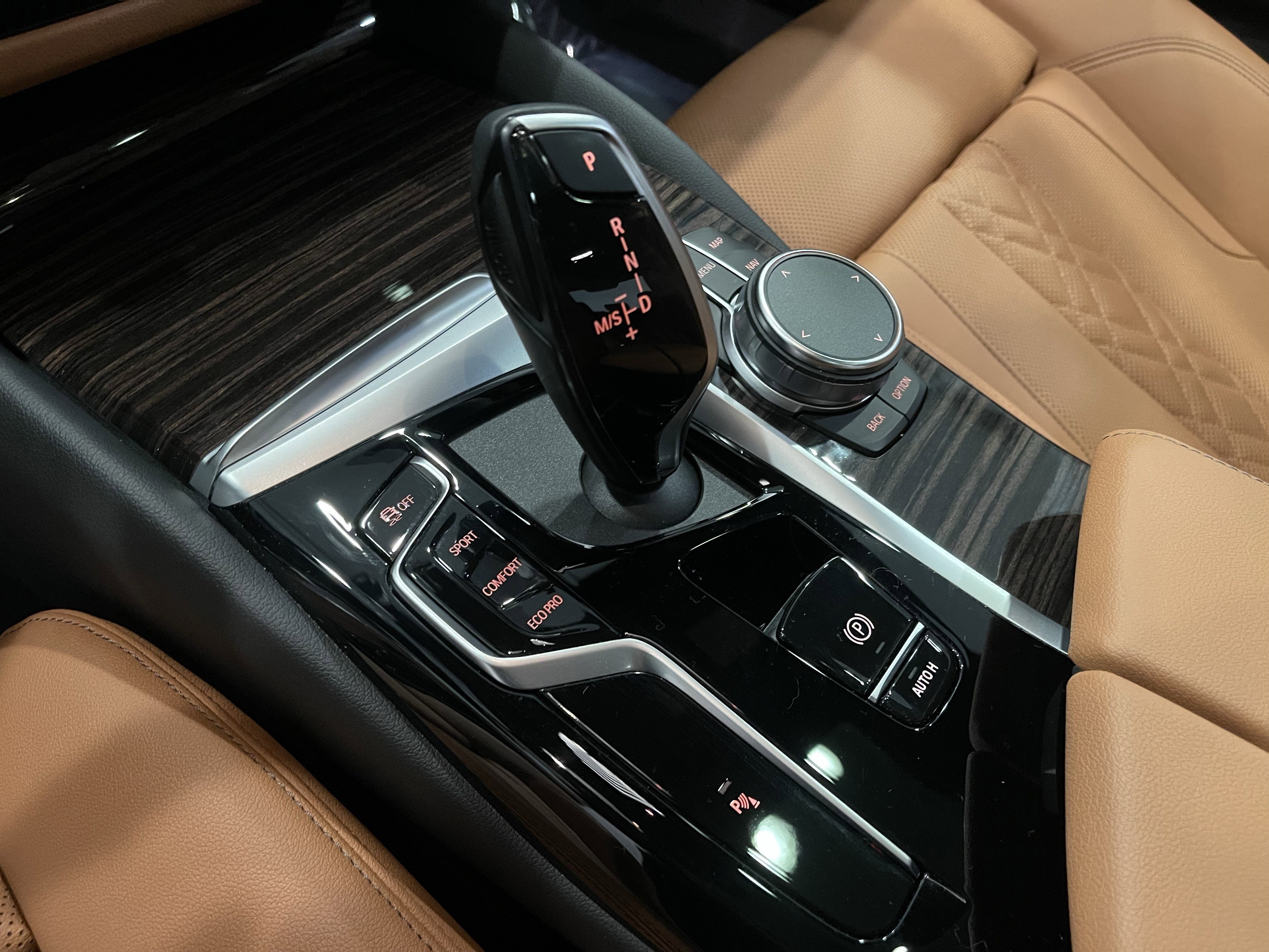 Certified 2023 BMW 540i xDrive w/ Premium Package image 18