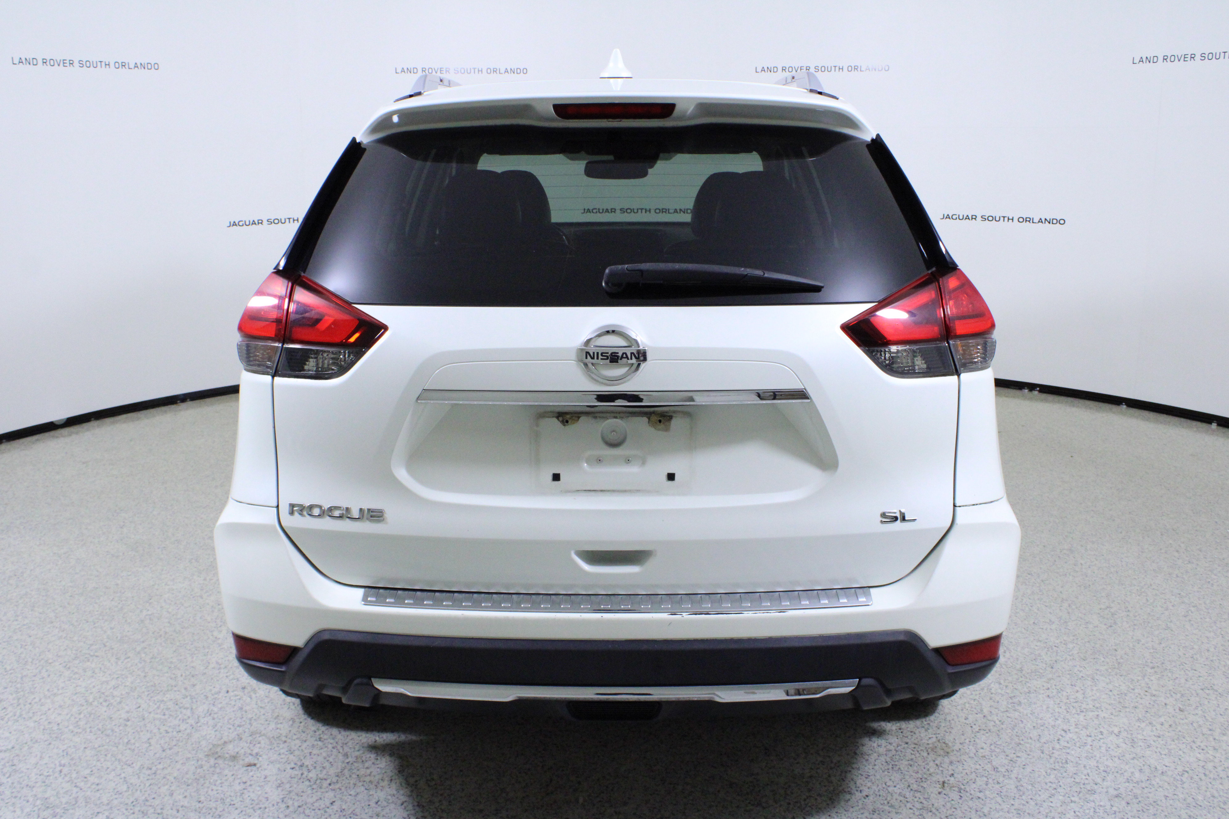 Used 2017 Nissan Rogue SL w/ SL Premium Package image 6