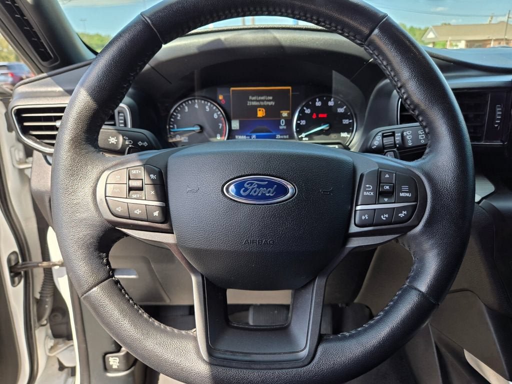 Used 2020 Ford Explorer XLT w/ Equipment Group 202A AWD/4WD image 31