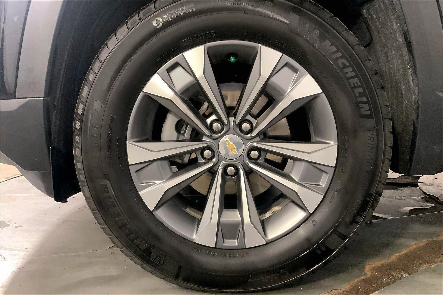 Used 2026 Chevrolet Equinox LT AWD/4WD image 9