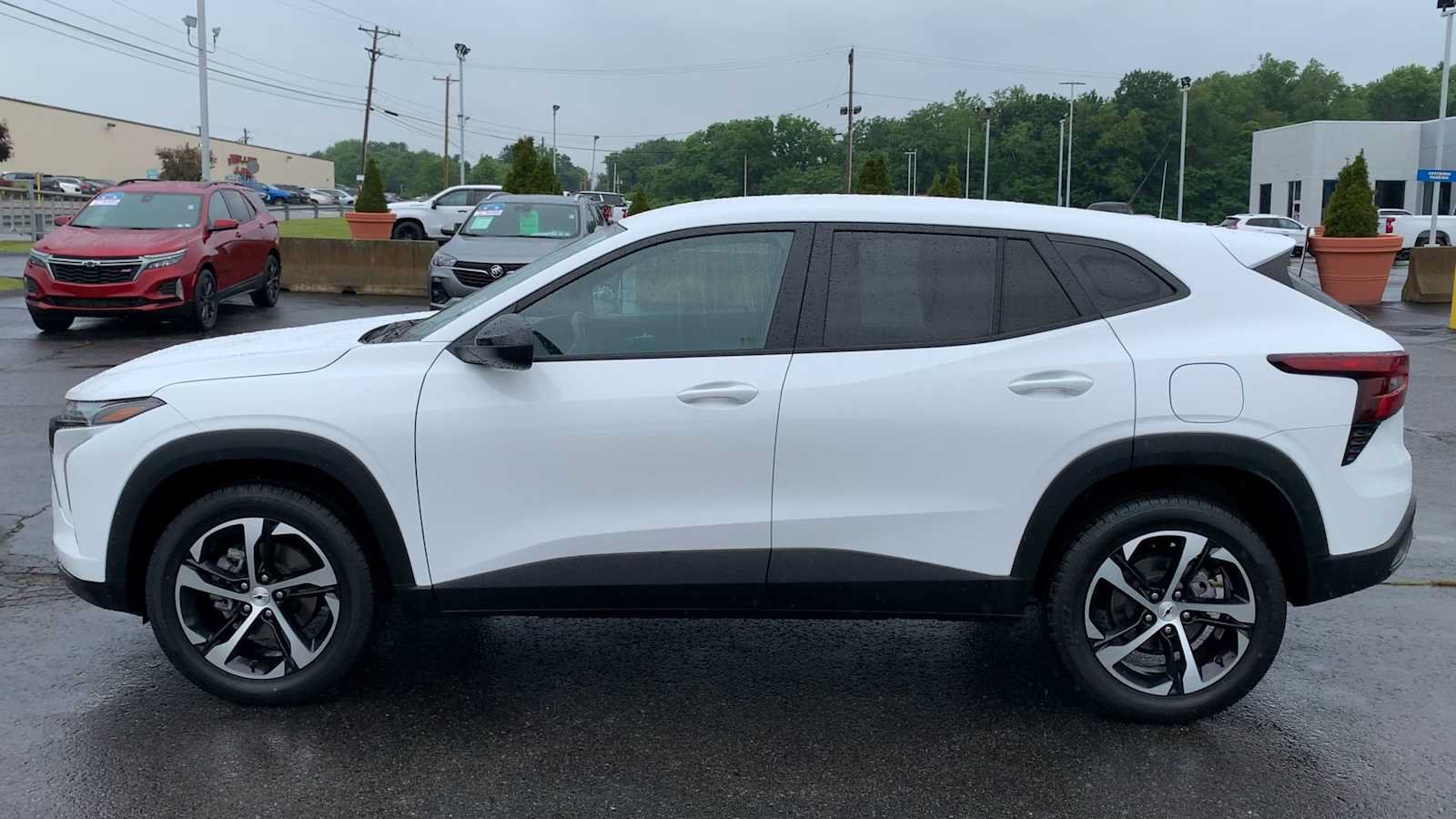 Certified 2024 Chevrolet Trax RS w/ Driver Confidence Package FWD image 5