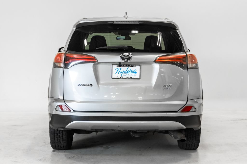 Used 2018 Toyota RAV4 XLE AWD/4WD image 25
