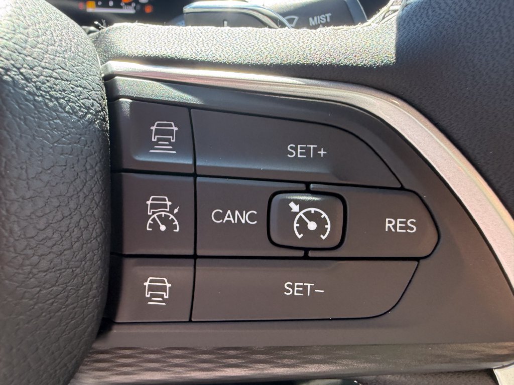 New 2027 Jeep Grand Cherokee Laredo RWD image 18