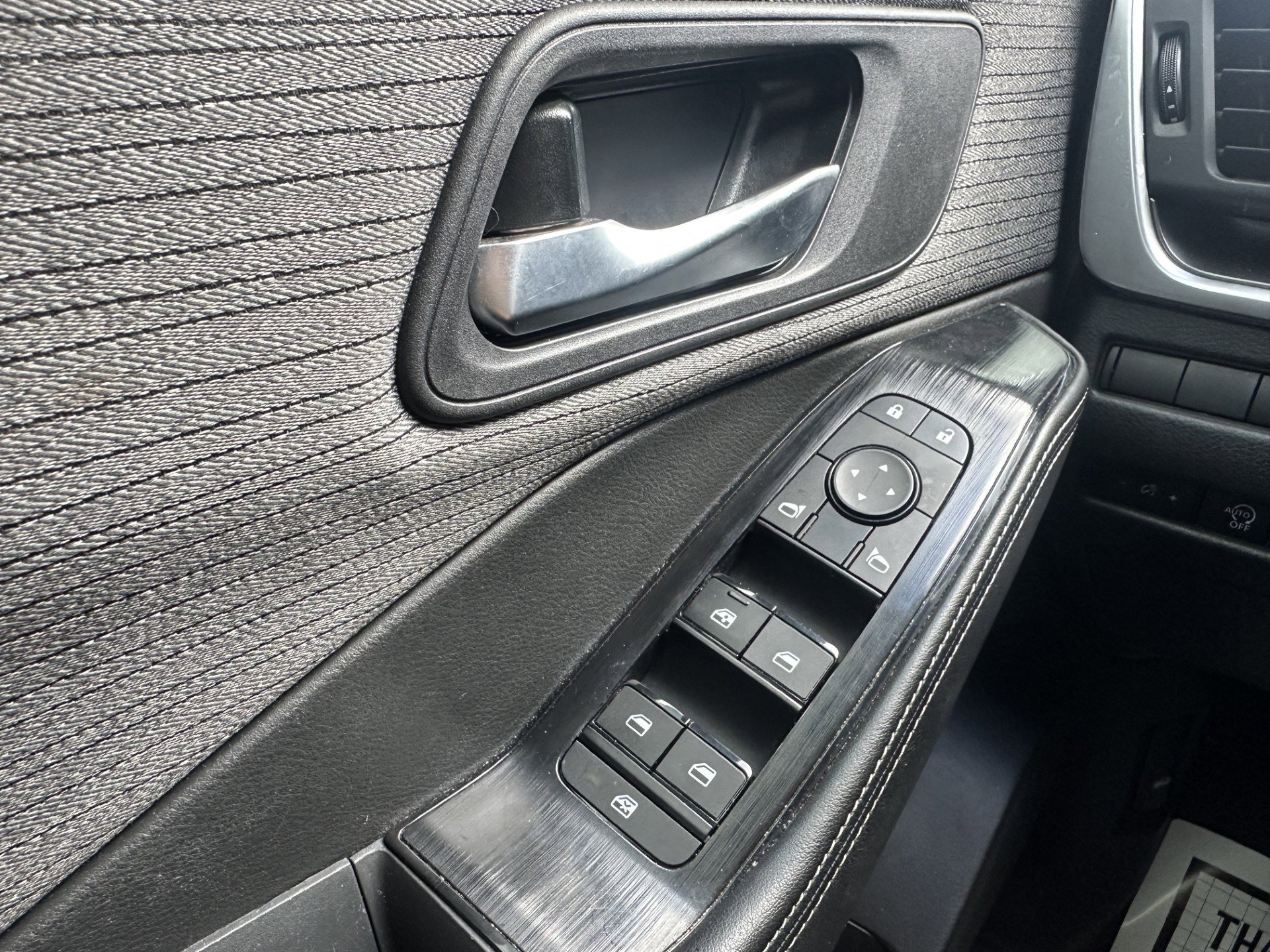 Certified 2023 Nissan Rogue SV image 17