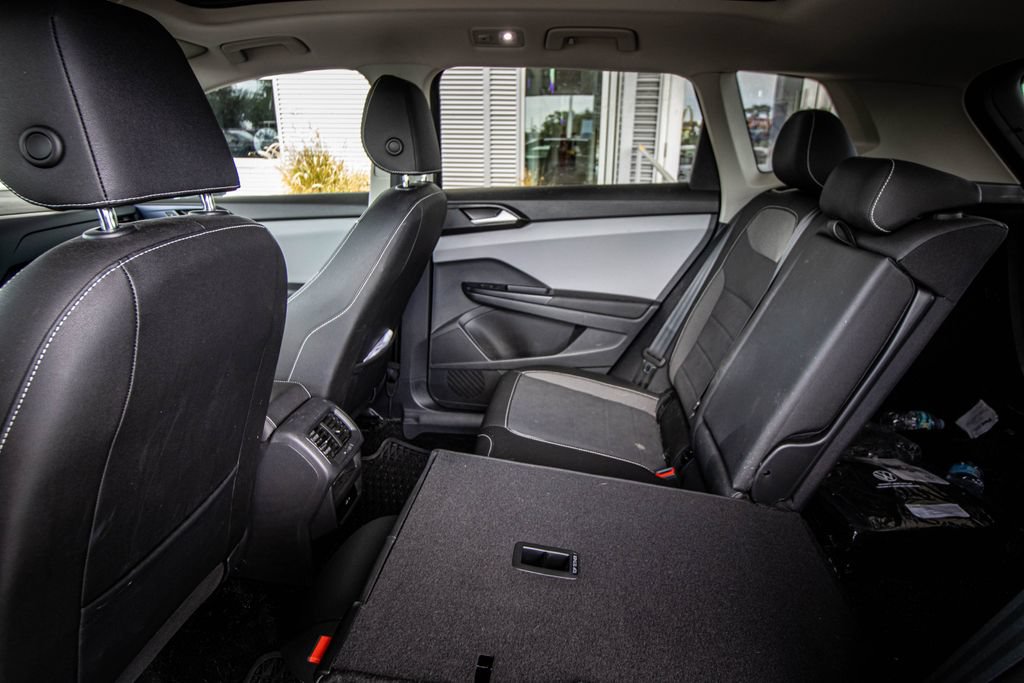 Certified 2023 Volkswagen Taos SE w/ Panoramic Sunroof Package FWD image 26