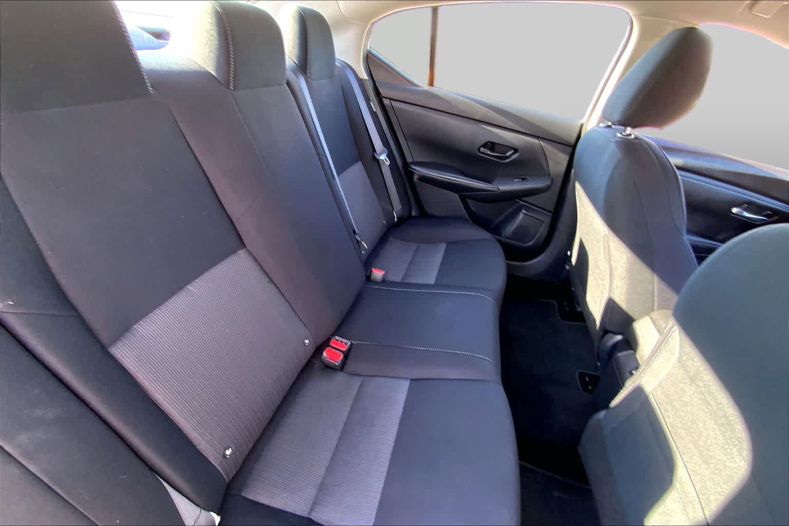 Used 2024 Nissan Sentra SV FWD image 18