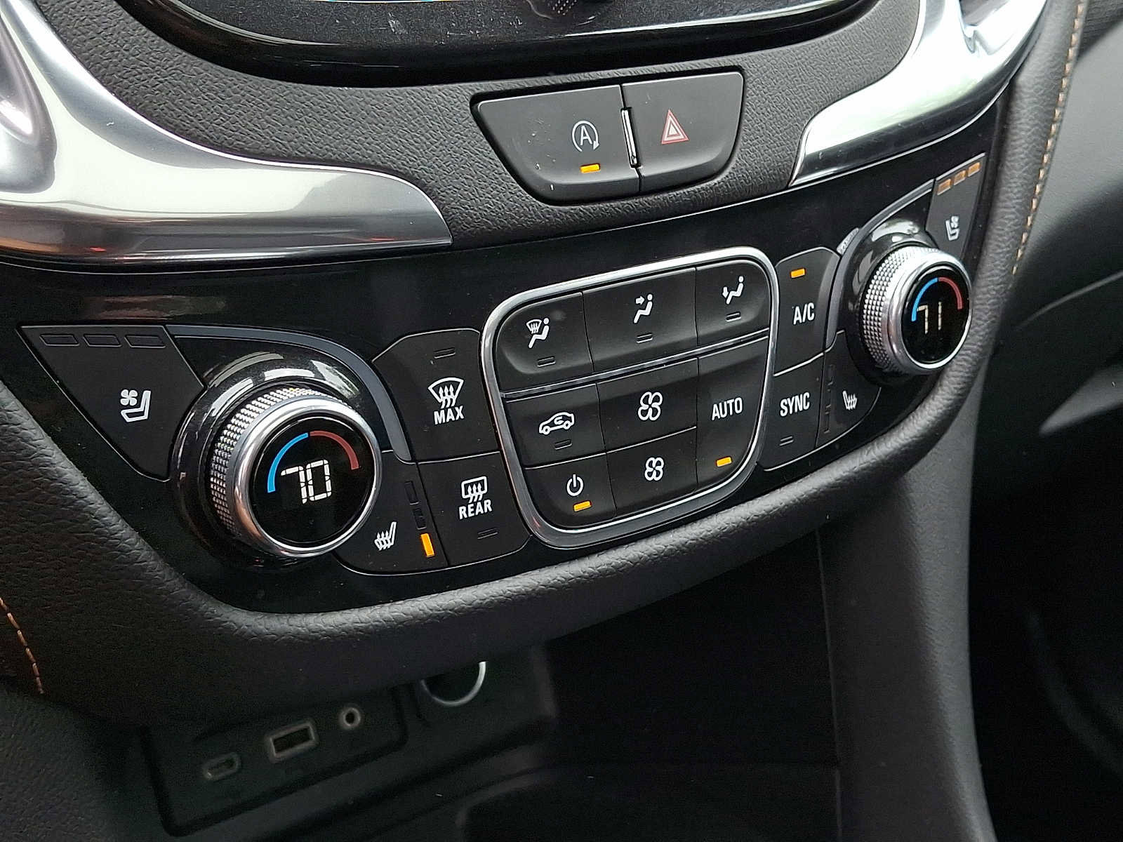 Used 2022 Chevrolet Equinox Premier AWD/4WD image 15